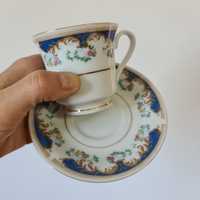 6 chávenas de café em porcelana e 2 jarras antigas Artubis (12cm]