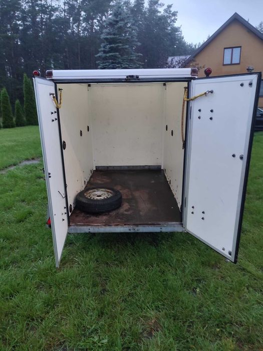 Przyczepka lekka typu cargo/kontener