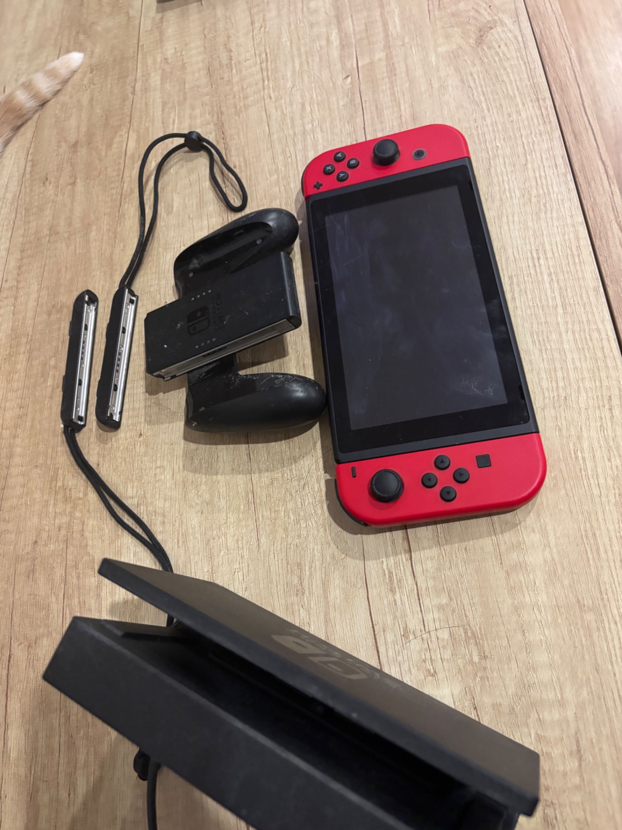 Nintendo Switch - Mario version - com 2 jogos