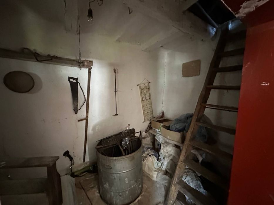 Продам гарний будинок з газом в центрі села