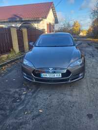 Продам Tesla model S85d