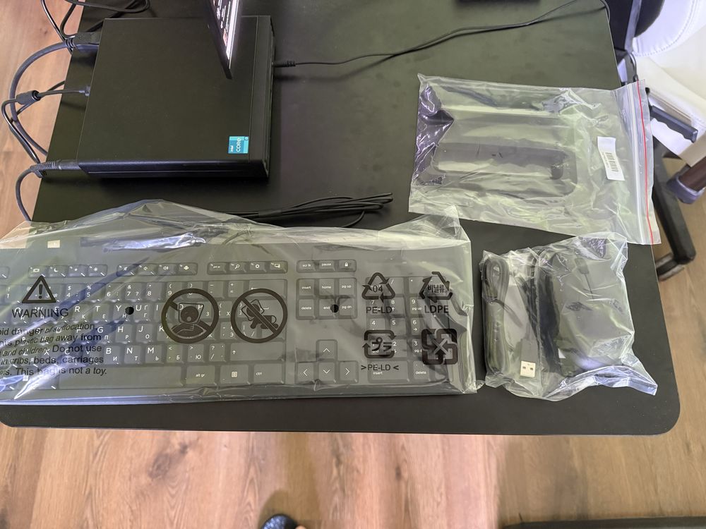 Настільний ПК HP Pro Mini 260 G9, Монітор 23.5 Samsung S24F350F