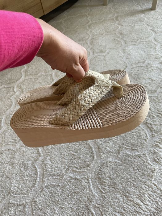 Nowe japonki r. 37 śliczny kolor piękny model w super cenie!