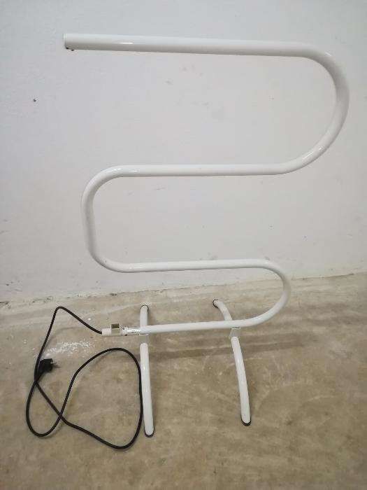 Aquecedor de toalhas eléctrico