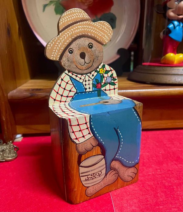 Mealheiros em ferro ou madeira, antigos e vintage