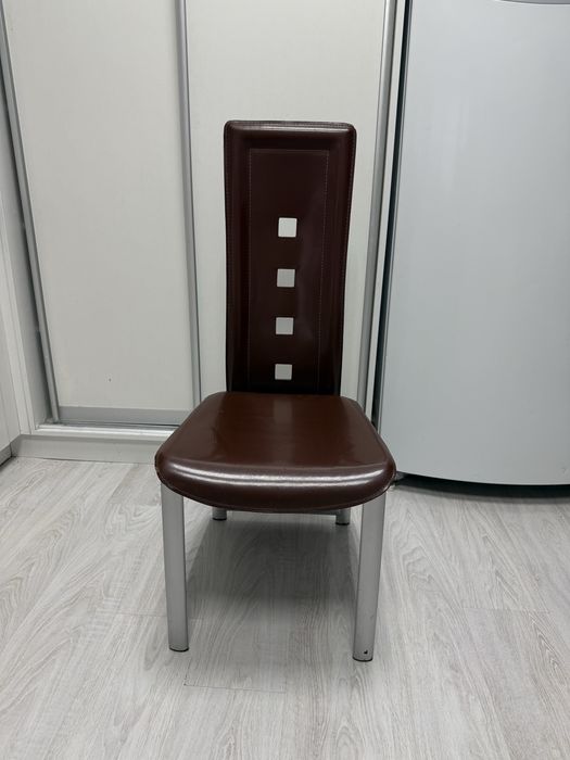 Стільці обідні 4шт