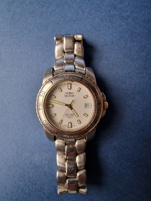 Швейцарський годинник кварц