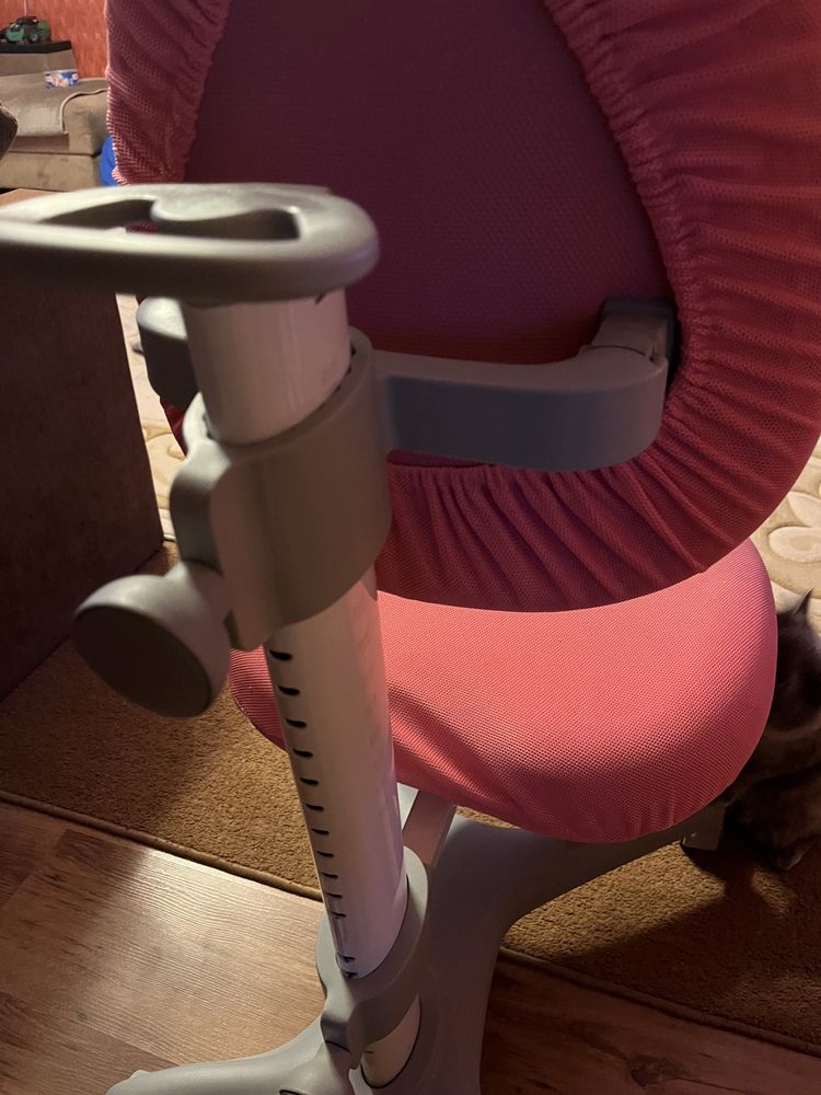 Продам стілець дитячий за 3700