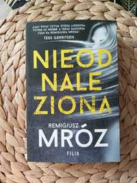 Nieodnaleziona Remigiusz Mróz thriller psychologiczny