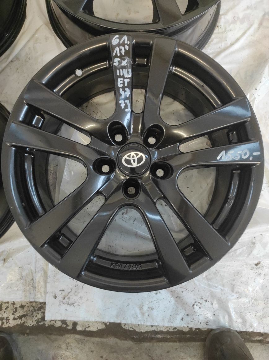 61 Felgi aluminiowe TOYOTA R 17 5x114,3 Bardzo Ładne Czarne