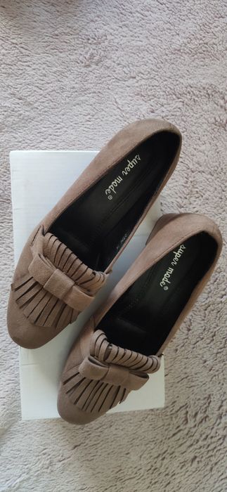 Ultimos Saldos - Sapatos na cor castanha/damasco em  pele pêssego/camu