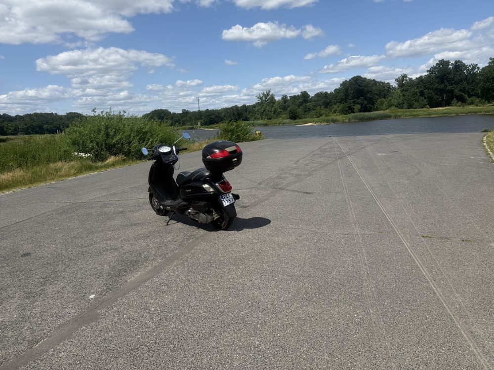 Skuter Sym Fiddle  125  Vespa