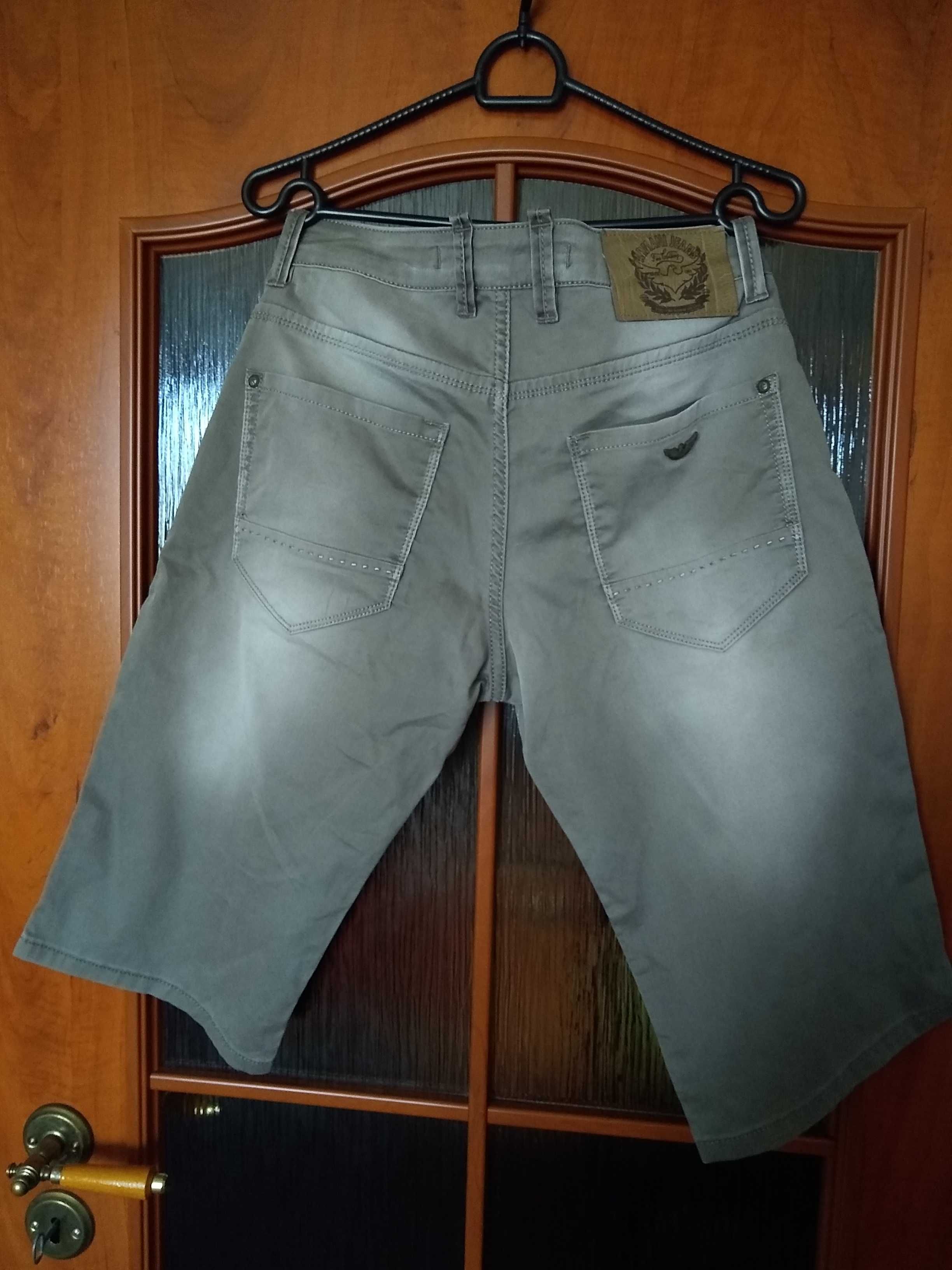 Armani Jeans  Oryginalne męskie krótkie spodnie, Rozmiar 31 / 82-84 cm