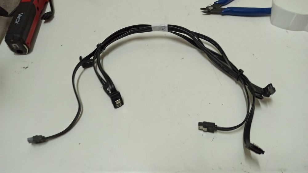 Zestaw 4 kabli SATA