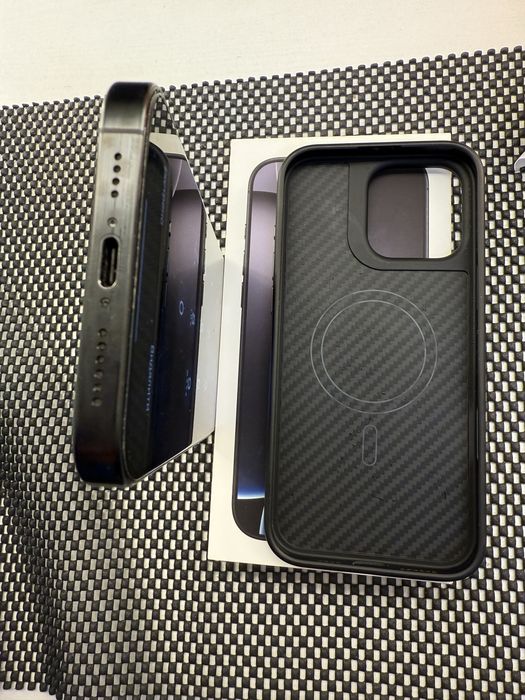 Apple iPhone 16 Pro Max