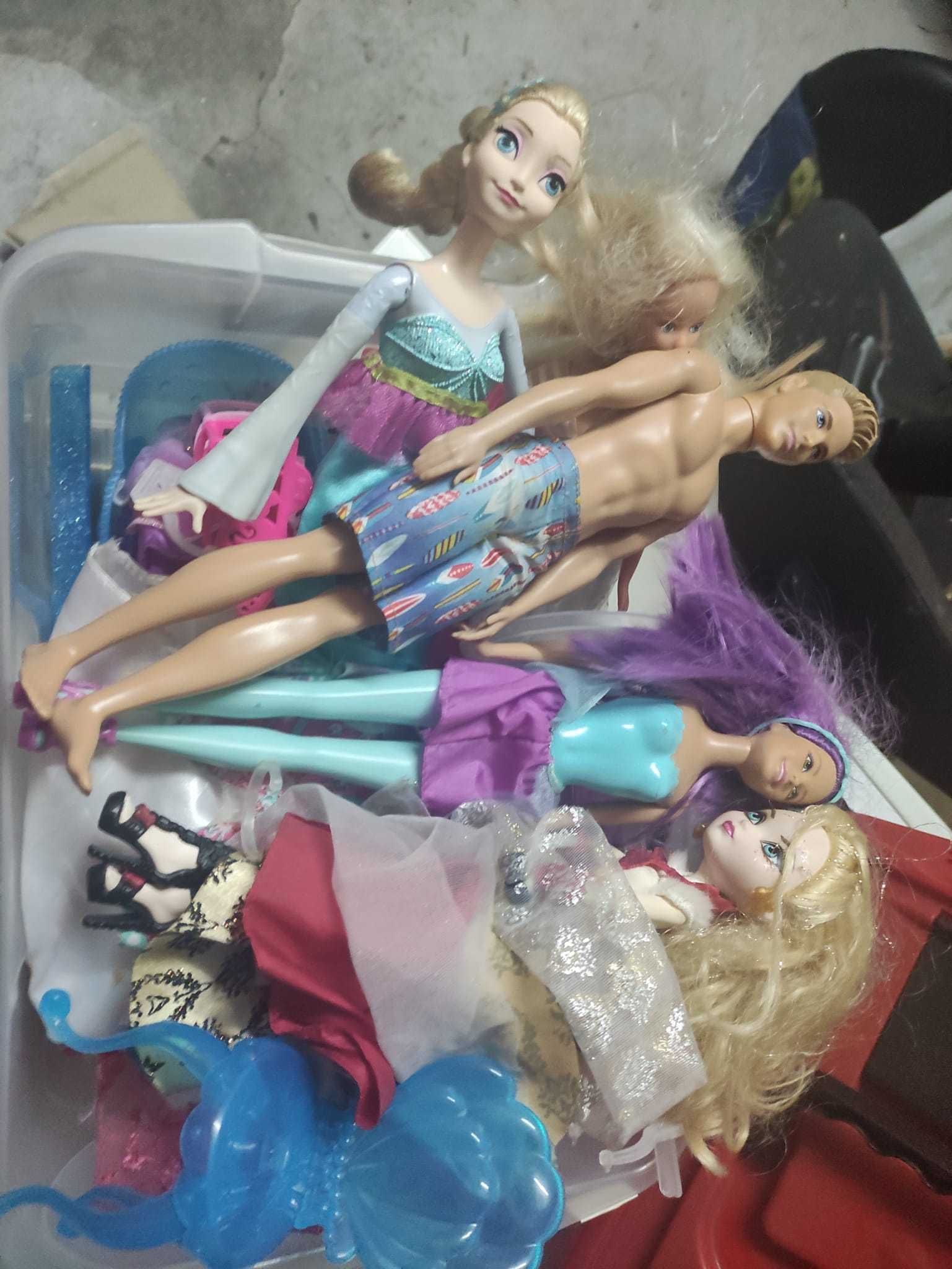Quarto da Barbie + bonecas