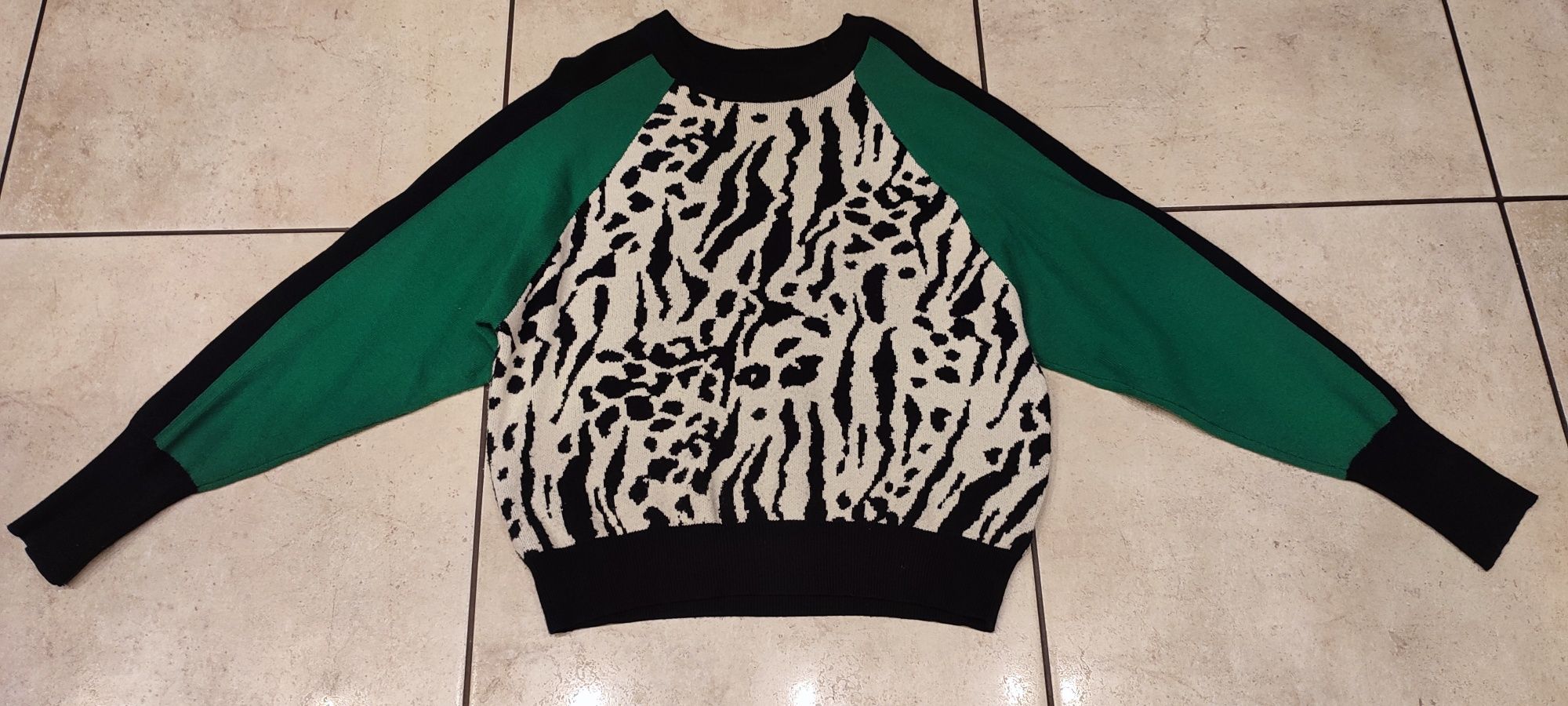 Sweter rozmiar Uni zebra