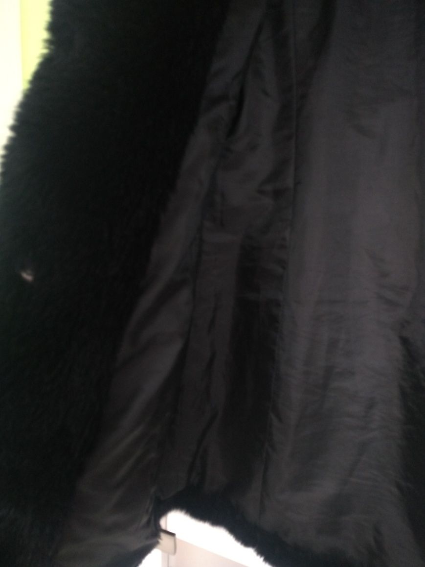Czarne sztuczne futro Orsay rozmiar L/XL