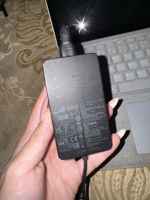 Microsoft surface 1769 ноутбук з зарядкою оригінал