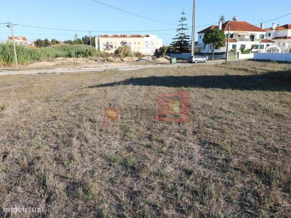 Terreno Em Sarilhos Grandes Com 1Ha