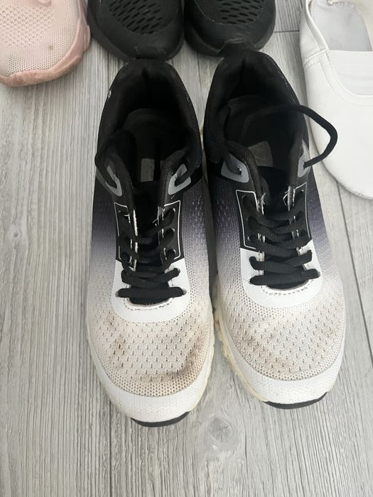 Чорні туфлі, туфельки, білі кросівки, чорні кроссовки, кеди