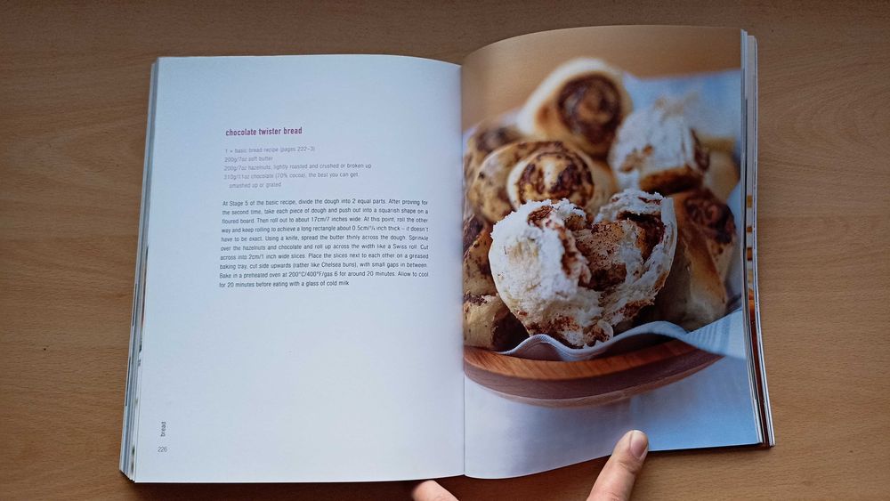 Livro de receitas "Jamie Oliver: The Return of the Naked Chef"