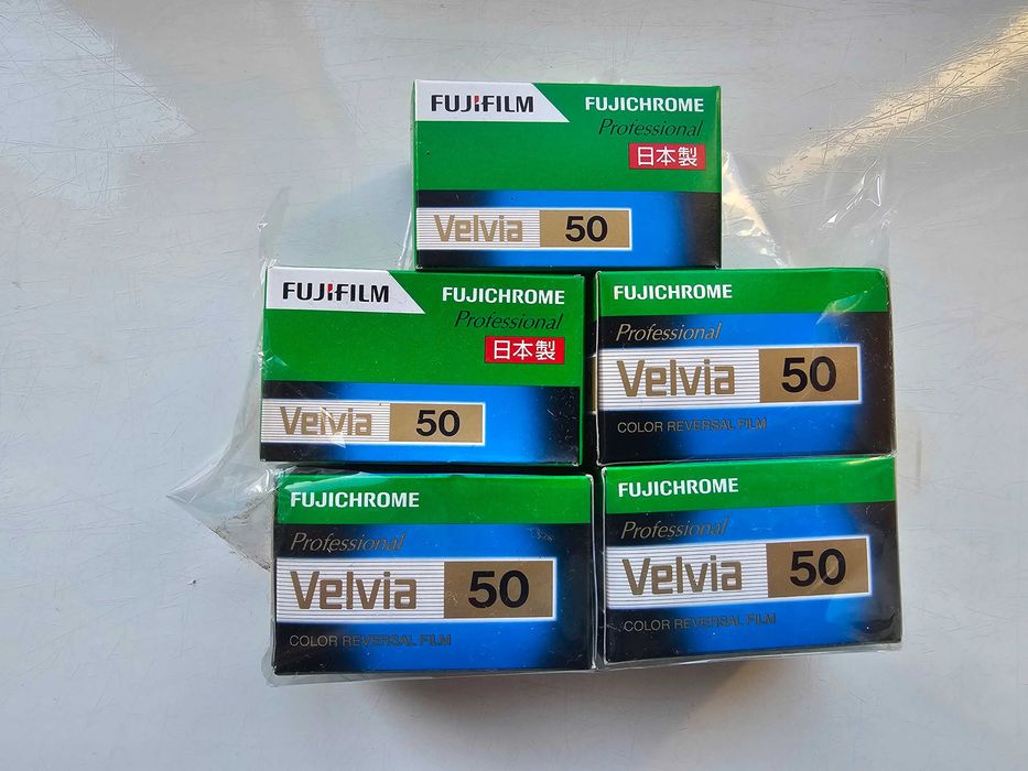 Фотопленка позит. (слайд.) Fujifilm FUJICHROME Velvia 50 Pro (2019.12)