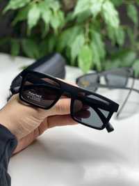 Солнцезащитные очки PRADA черные глянцевые Polarized прямоугольные