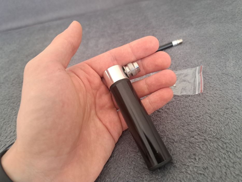 Mini pompka rowerowa miniaturowa bardzo mała lekka + adapter FV-AV