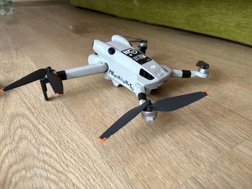 Dron dji mini 4 pro fly more combo