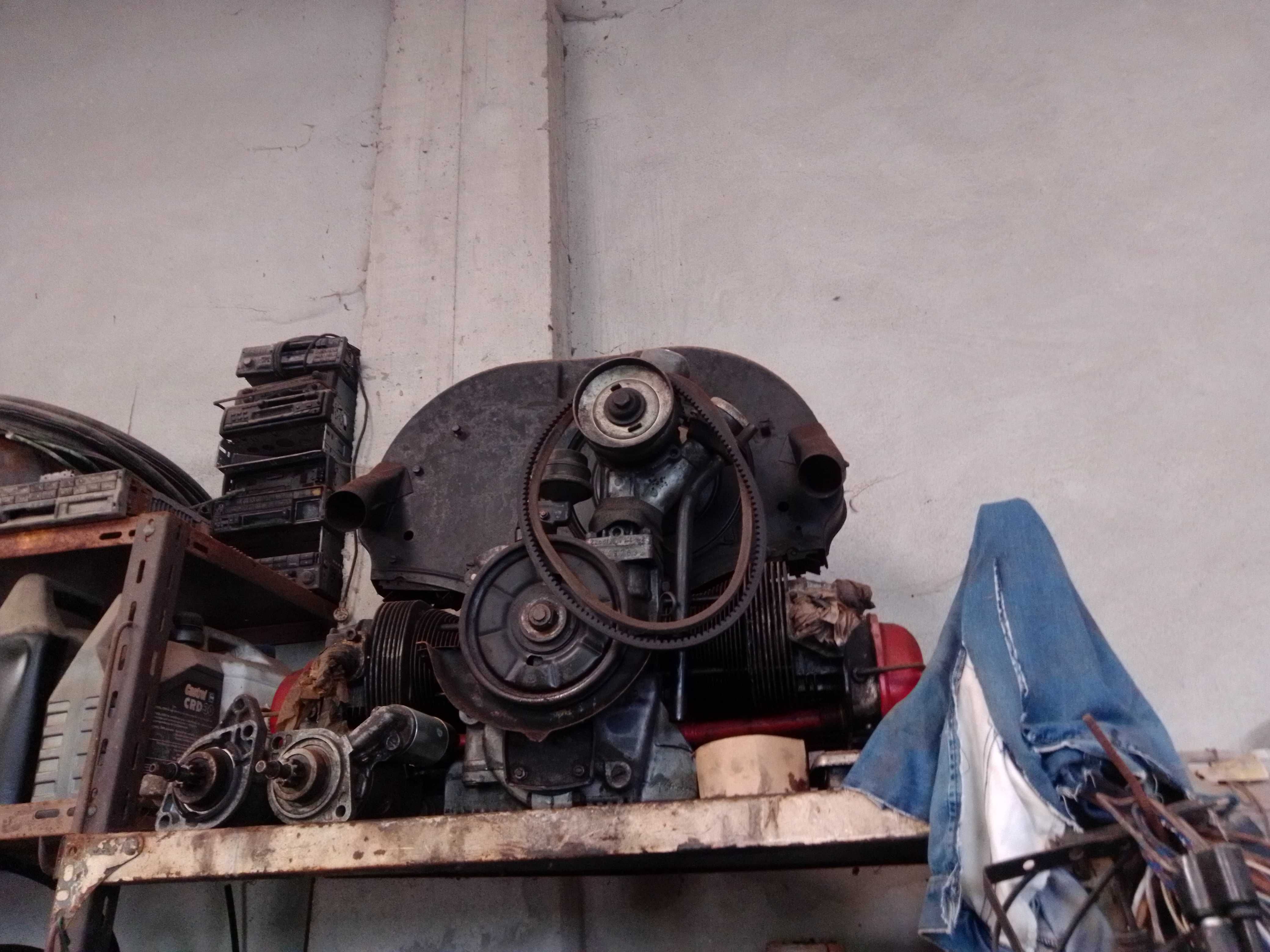 Peças de automóvel antigos