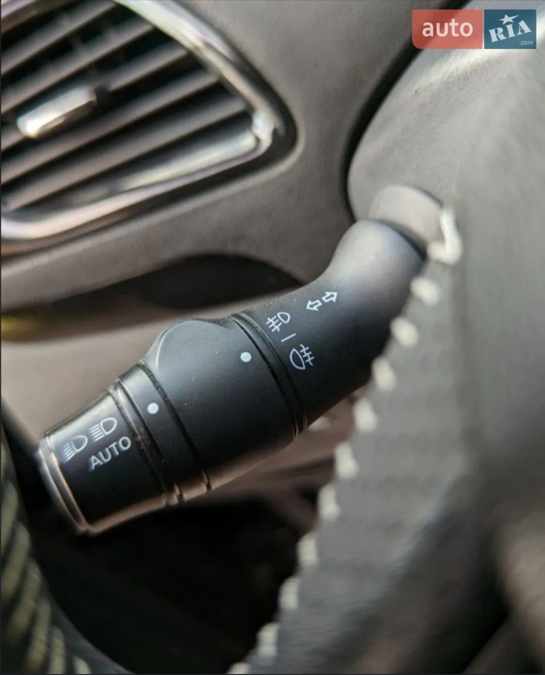 Продам Renault Grand Scenic комплектация BOSE в отличном состоянии !