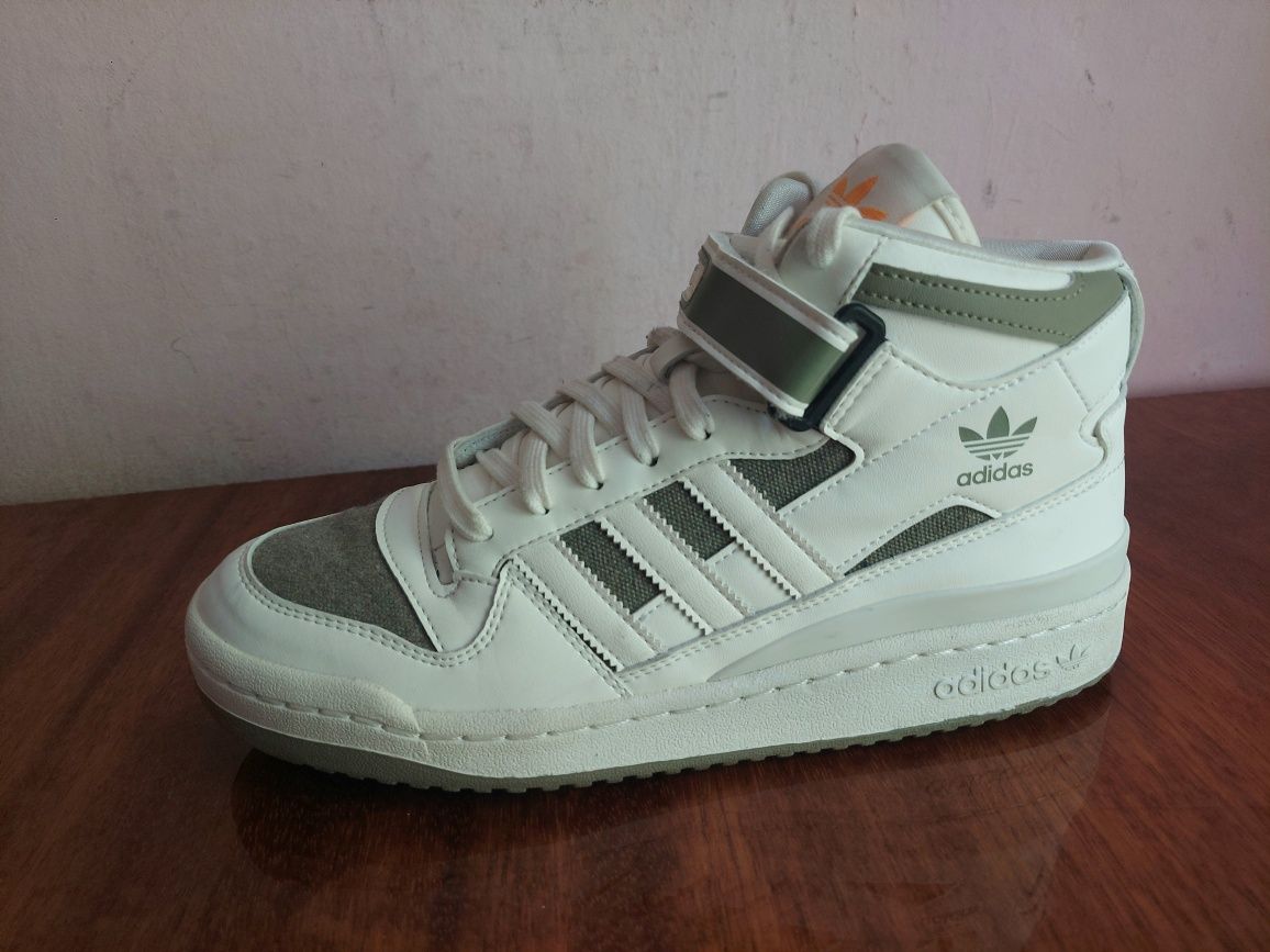Кроссовки снікерси Adidas forum оригінал 

Розмір по бірці:
Us 8  UK 7