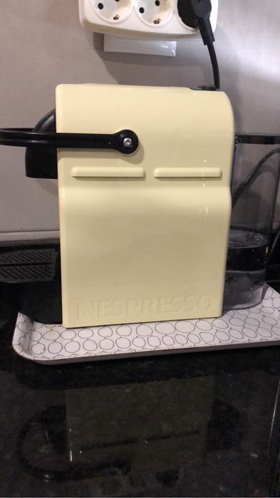Máquina Nespresso Inissia