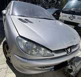 Peugeot 206 CC 1.6 i de 2003 disponível para peças