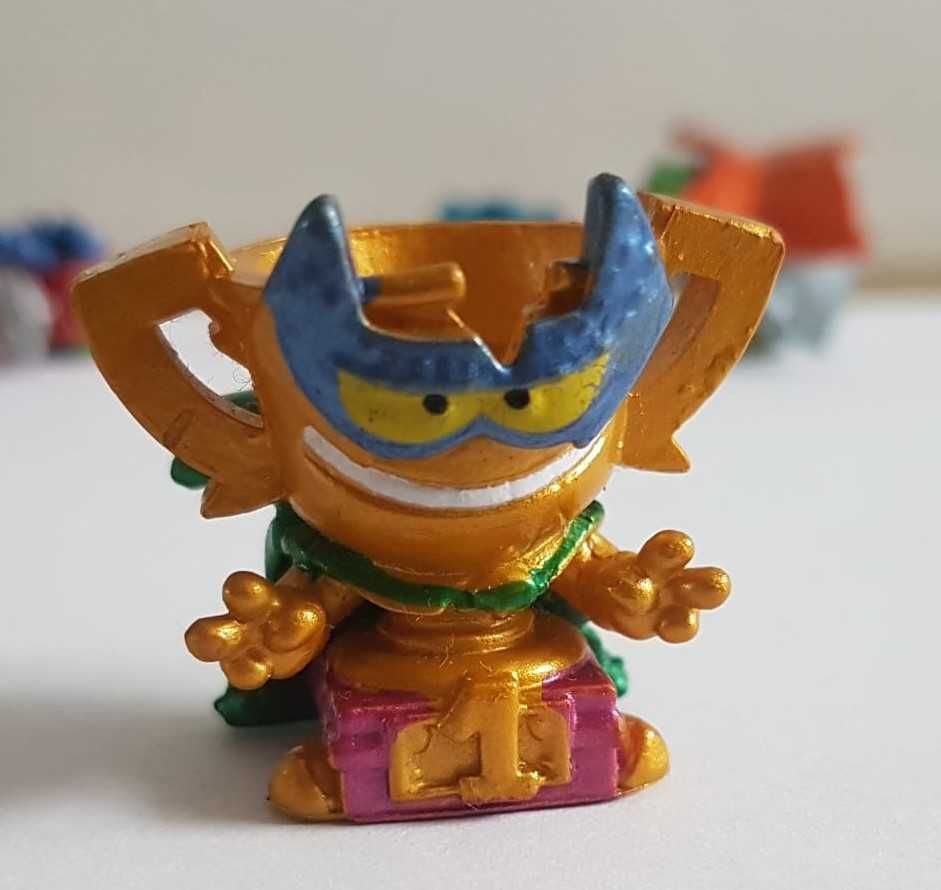 OKAZJA - Super Things 5x ekskluzywne figurki, puszka stan idealny.