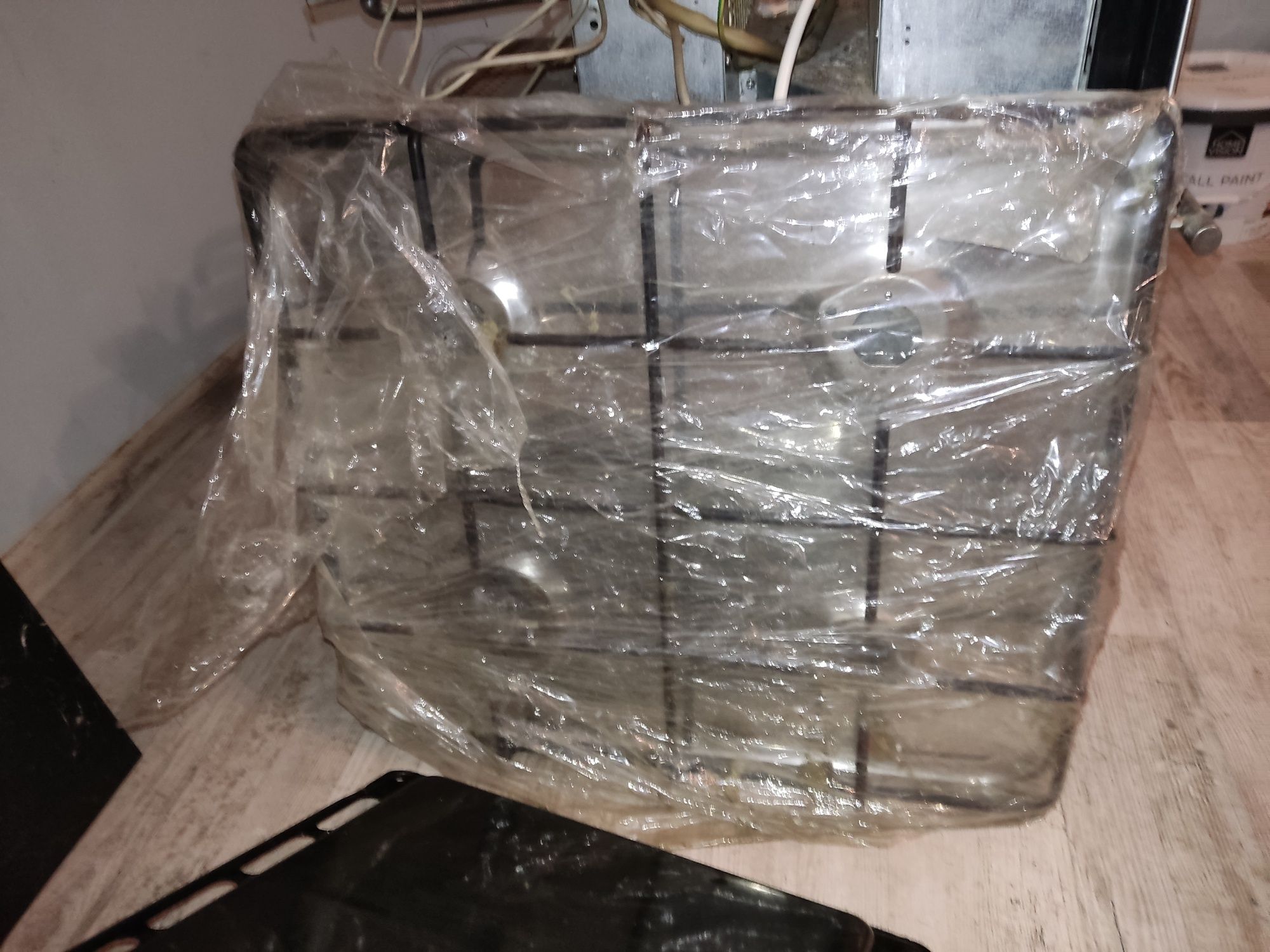Kuchenka z piekarnikiem Amica srebrna model GH0100