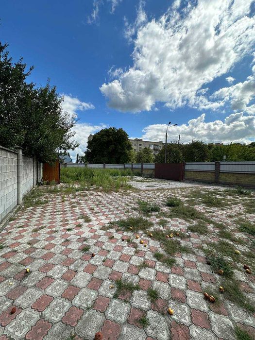 КВАСИЛІВ 90м2 Здам ФАСАДНЕ ОКРЕМОСТОЯЧЕ приміщеня зДілянкою надДорогою