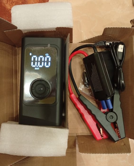 Бустер 4 в 1. Пусковий+бездротовий насос+павербанк+ліхтар 8800 мАг