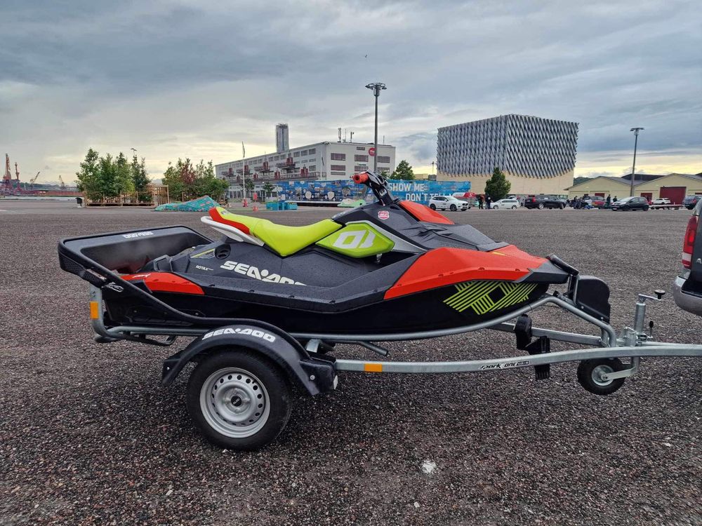 SeaDoo Spark Trixx 2UP 2020rok z przyczepka Click & Go