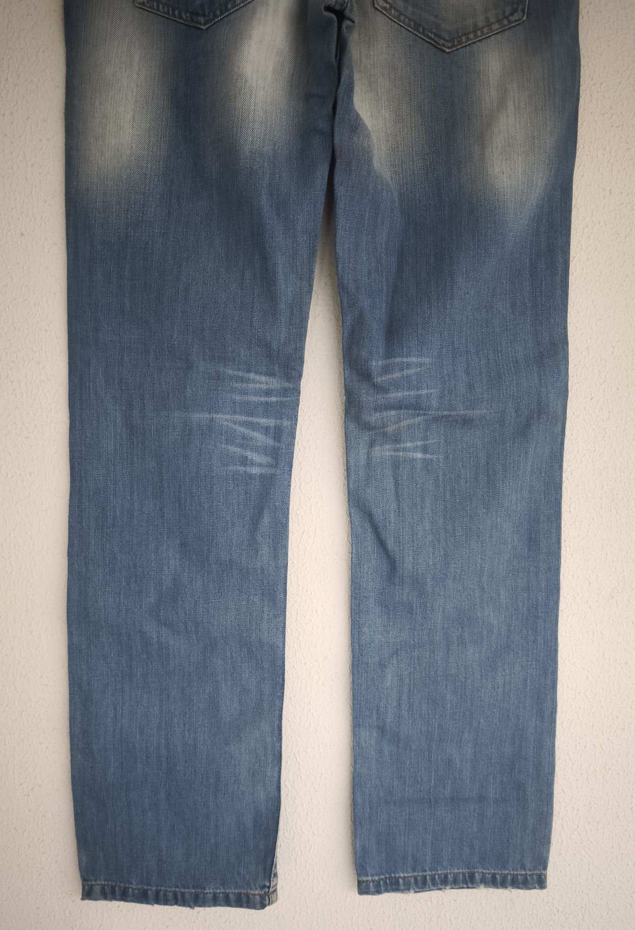 Calças de ganga clara da Tiffosi Denim.
Tamanho 13-14 anos.
Usado, ape