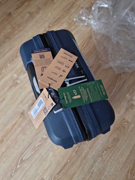 Walizka kabinowa Samsonite Upscape 55cm powiększana granatowa