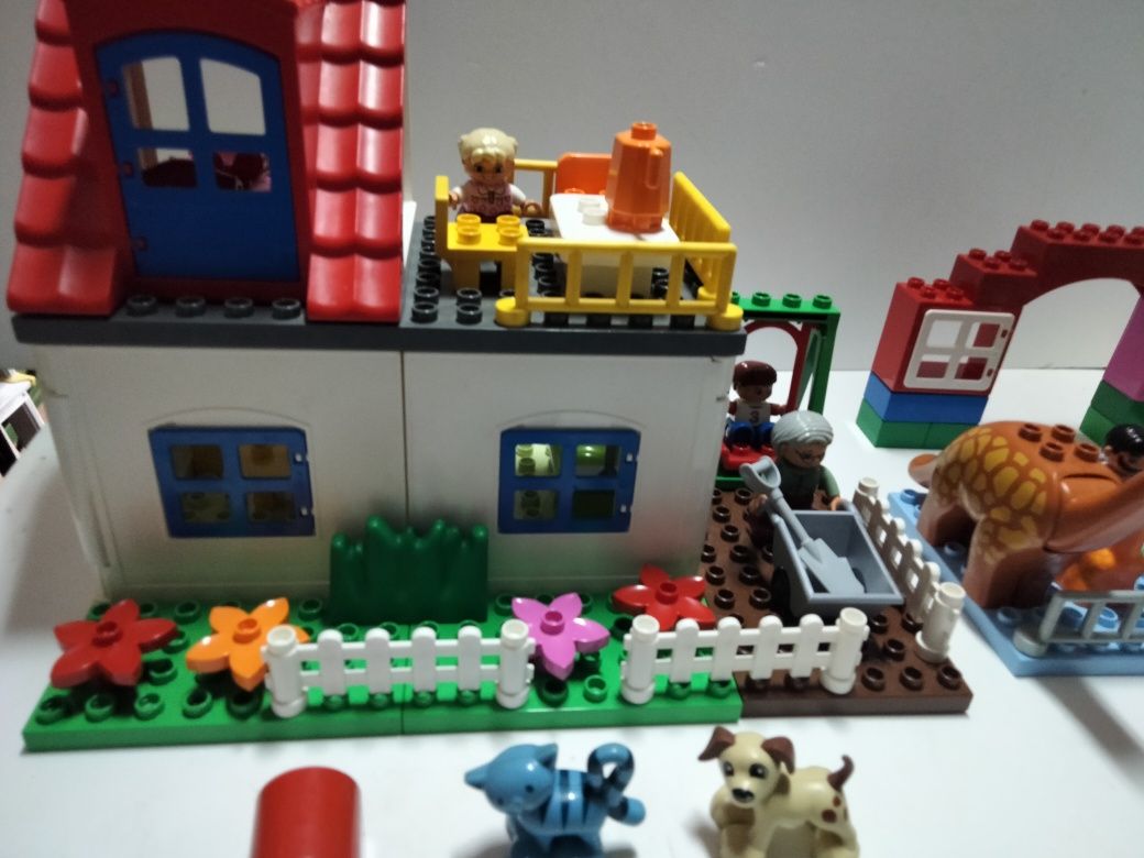 LEGO Duplo gospodarstwo domowe i zwierzyniec Zoo