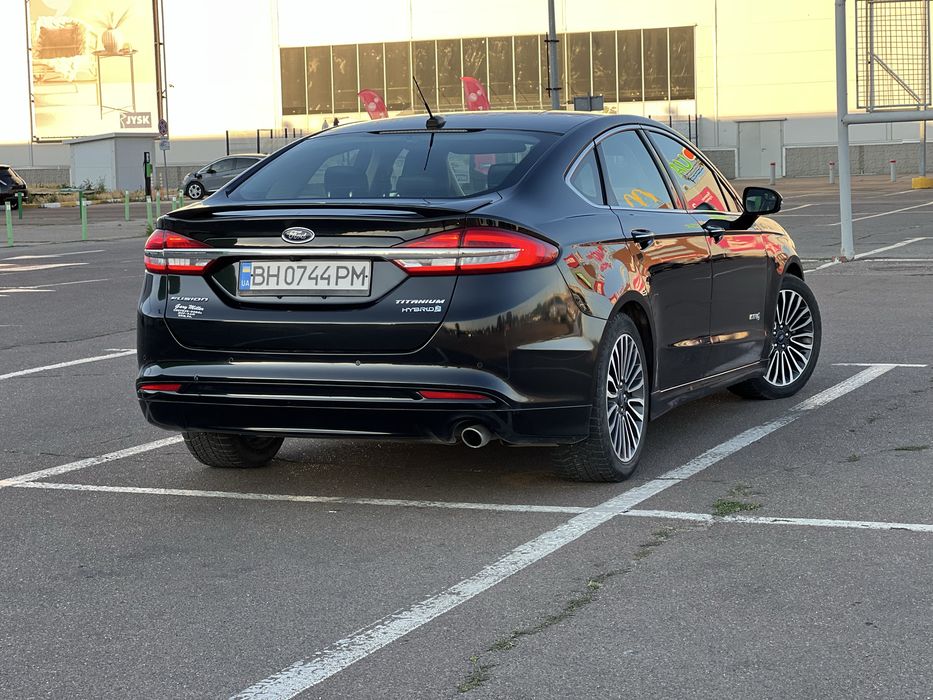 Ford Fusion Hybrid 2018 року, Titanium