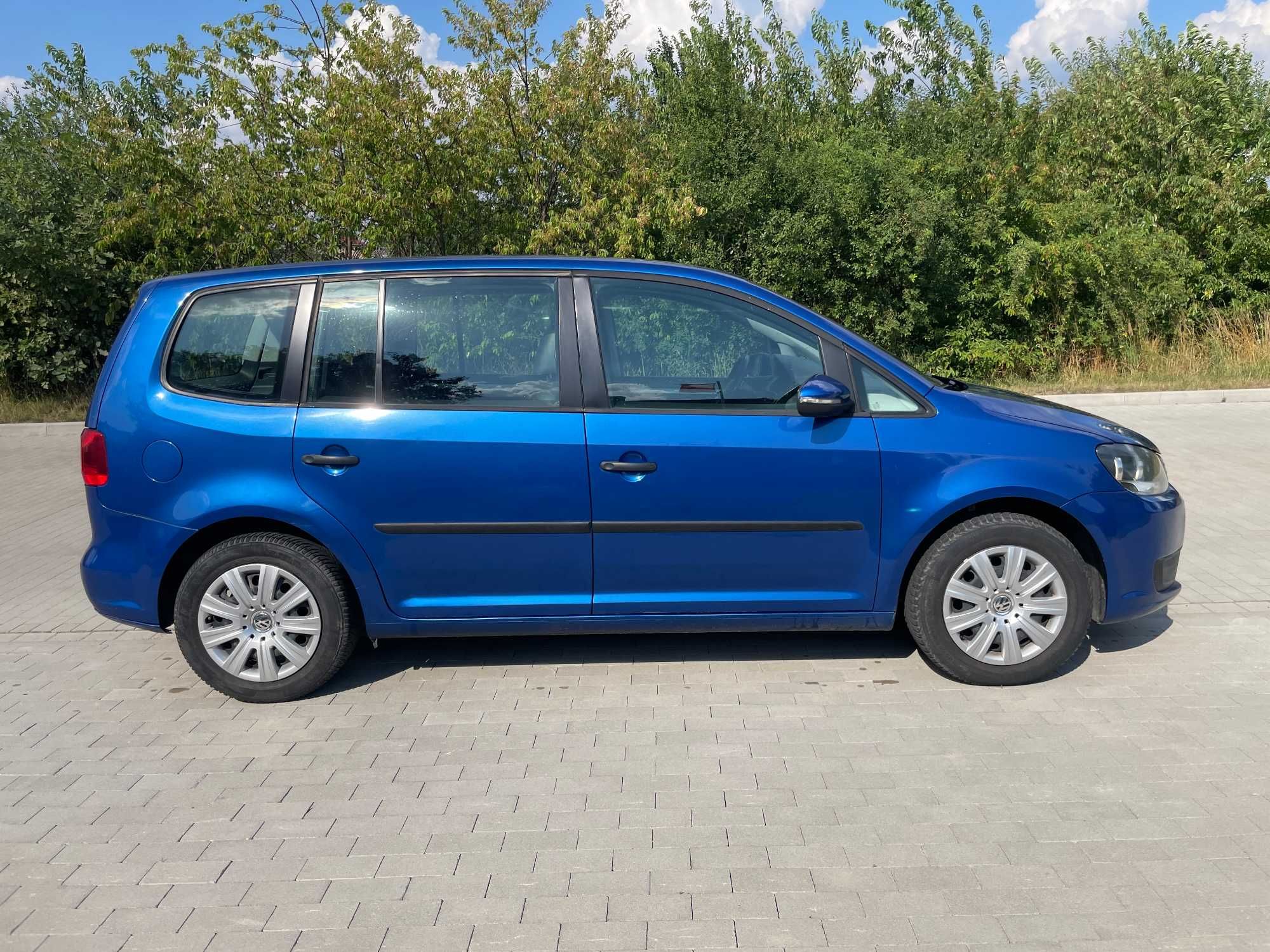 Volkswagen Touran rok 2011 VW 1.6tdi 105km. DSG automat zarejestrowany
