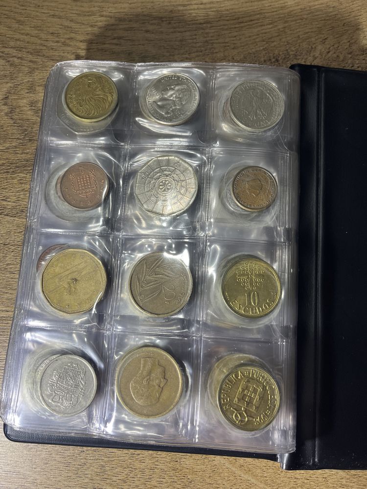 Zbiór monet ,banknotów i znaczków z całego świata