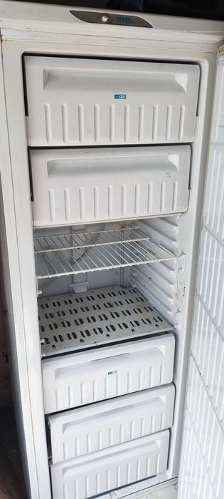 Продам морозильну камеру