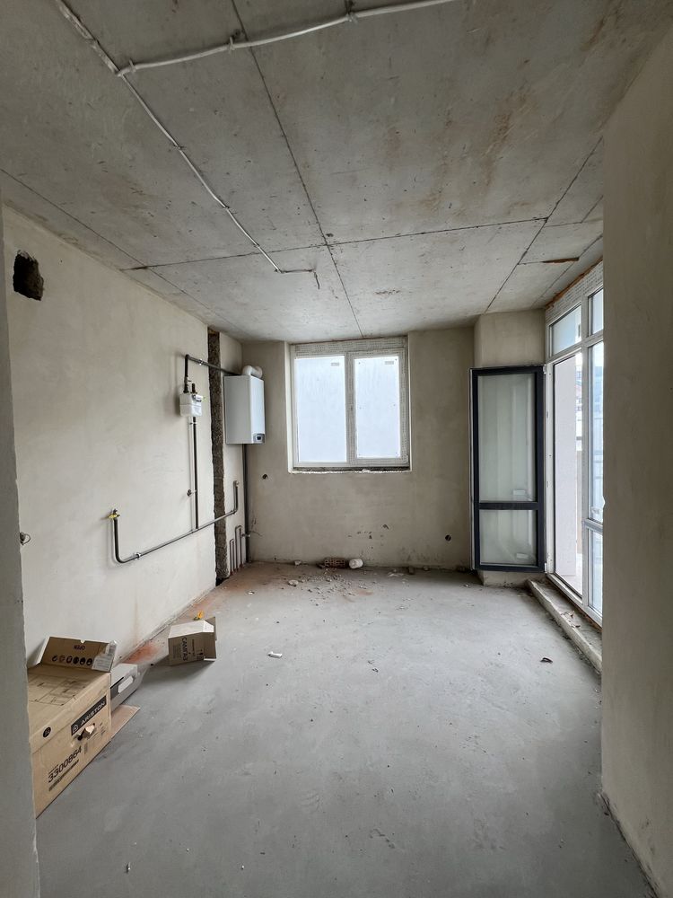 Продам 4 кімнатну квартиру з терасою 27 м.кв.