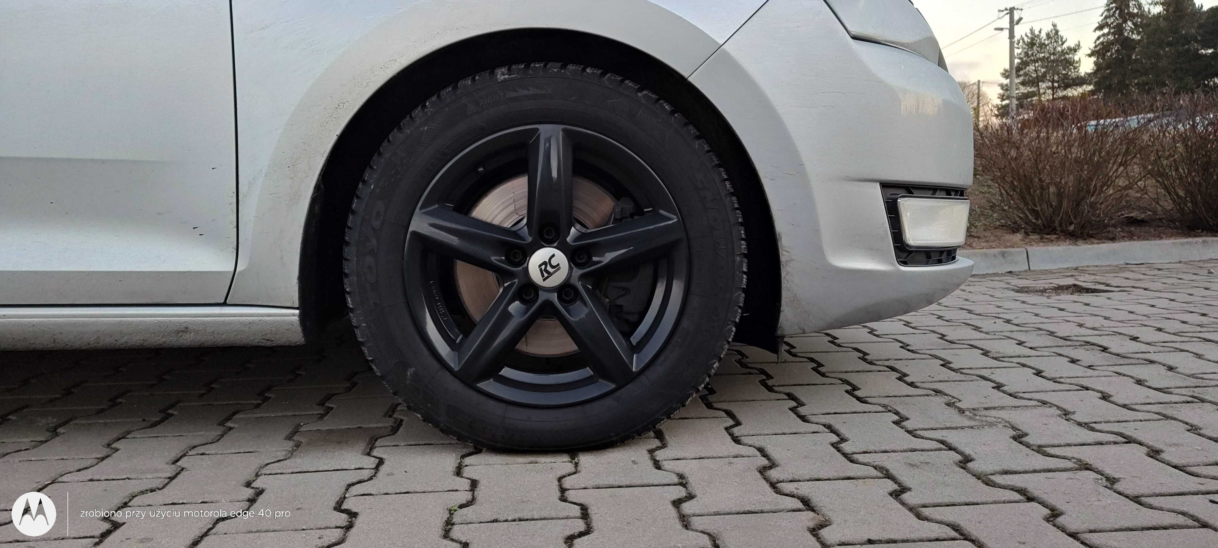 Piękne Czarne Felgi Al: 6Jx15" 5x100 ET38 plus opona zima: 185/60 R15