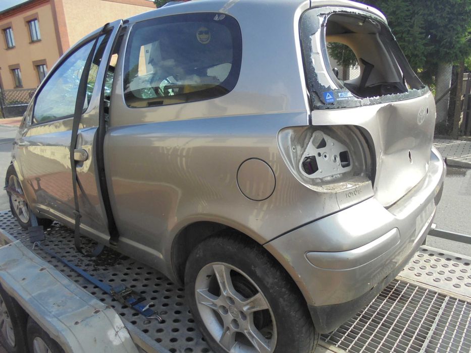 Toyota Yaris 1.0 benzyna przeznaczone na części